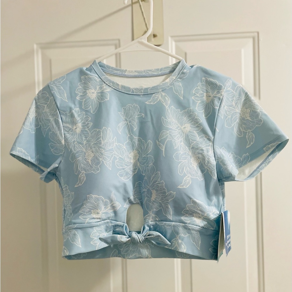 Elegant Light Blue Floral Women's Short Sleeve Top Coolibar Brand 50 UV Protect